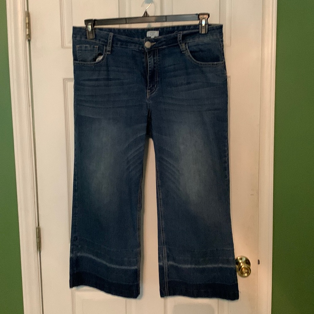 Crown and Ivy cropped jeans